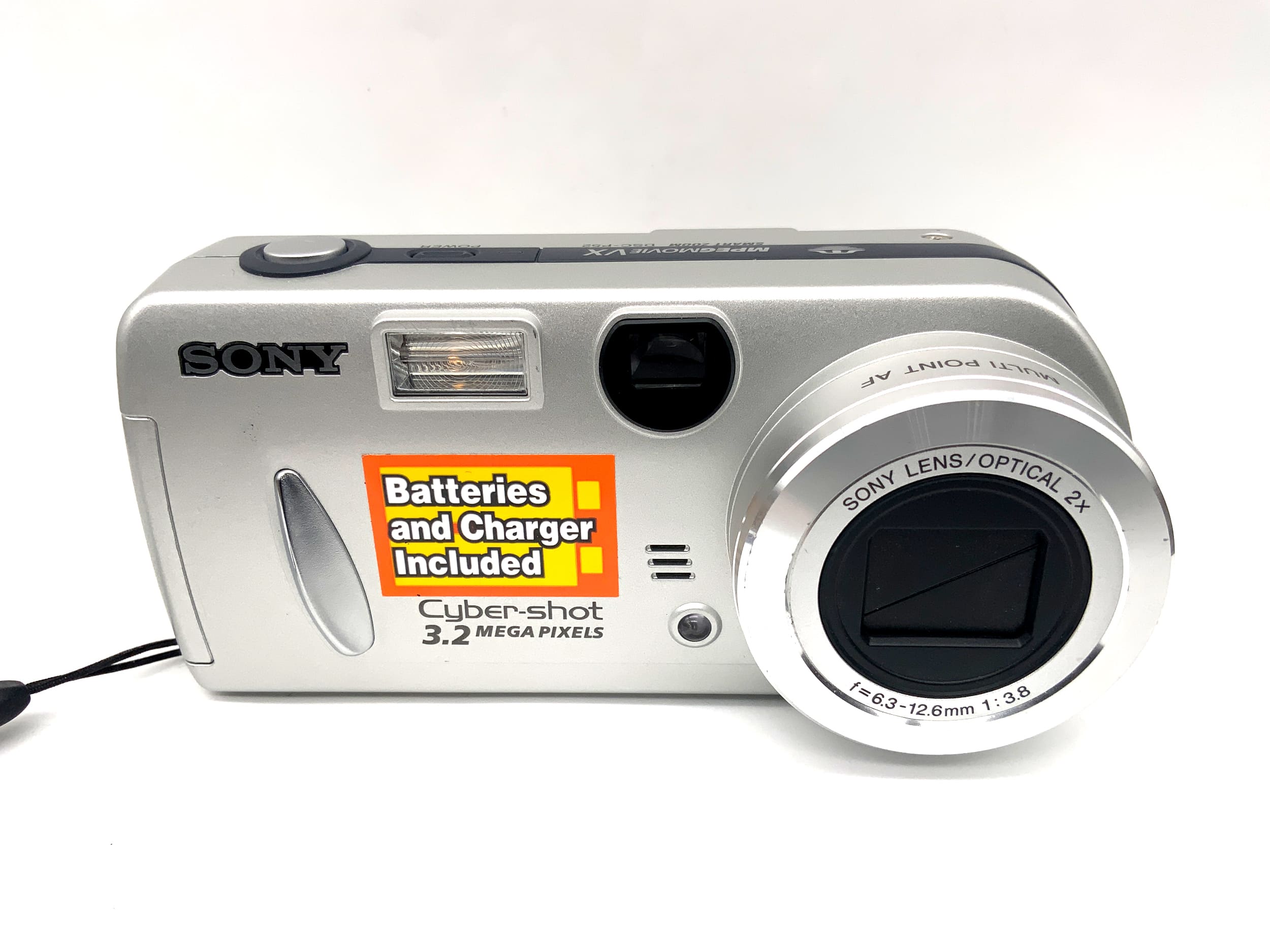 Sony Cyber-Shot DSC-P52 Digitale Kompaktkamera mit 6.3-12.6 1:3,8 3.2MP