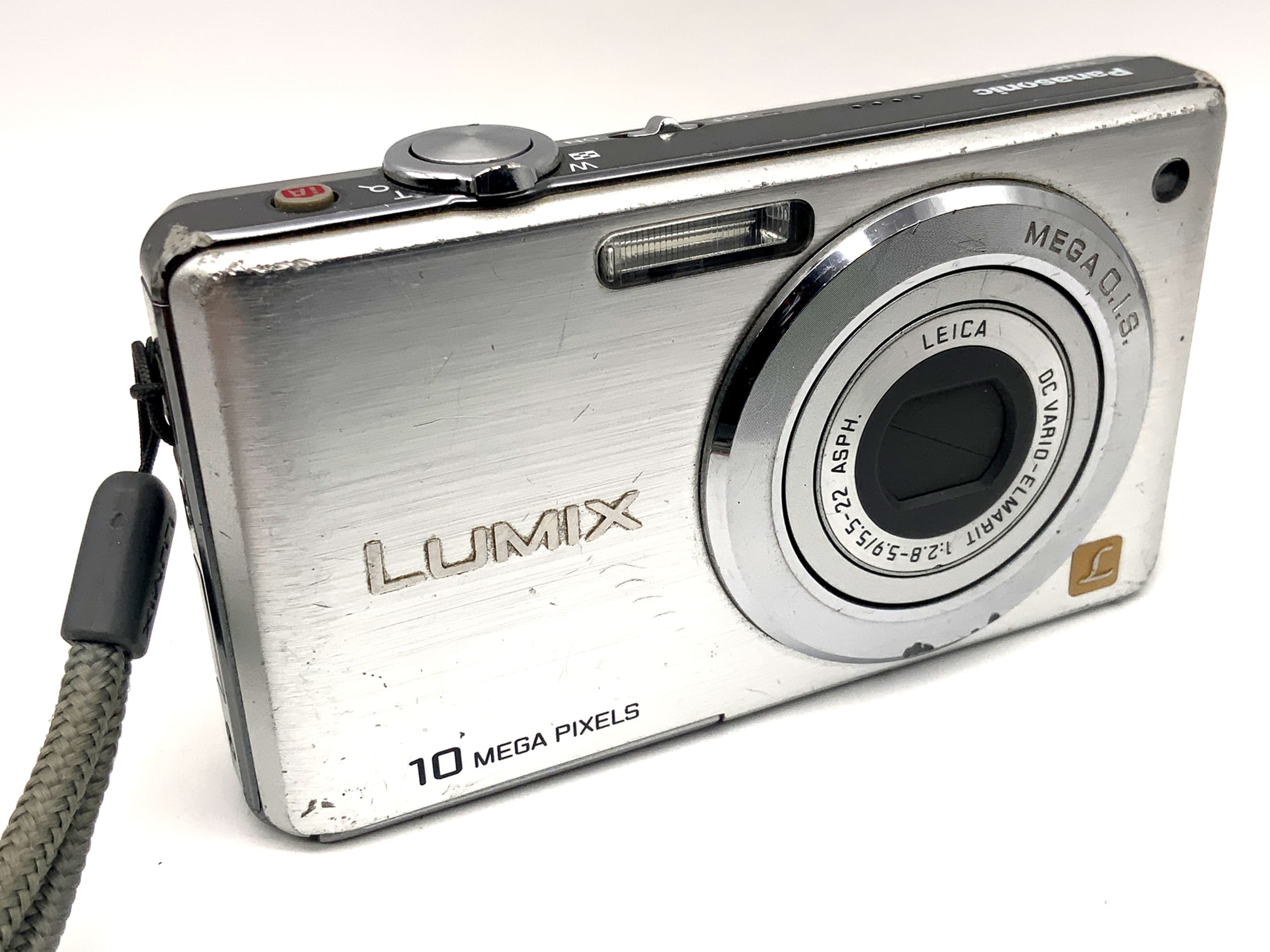 Panasonic Lumix DMC-FS7 Digitalkamera mit Leica DC Vario-Elmar 5.5-22mm