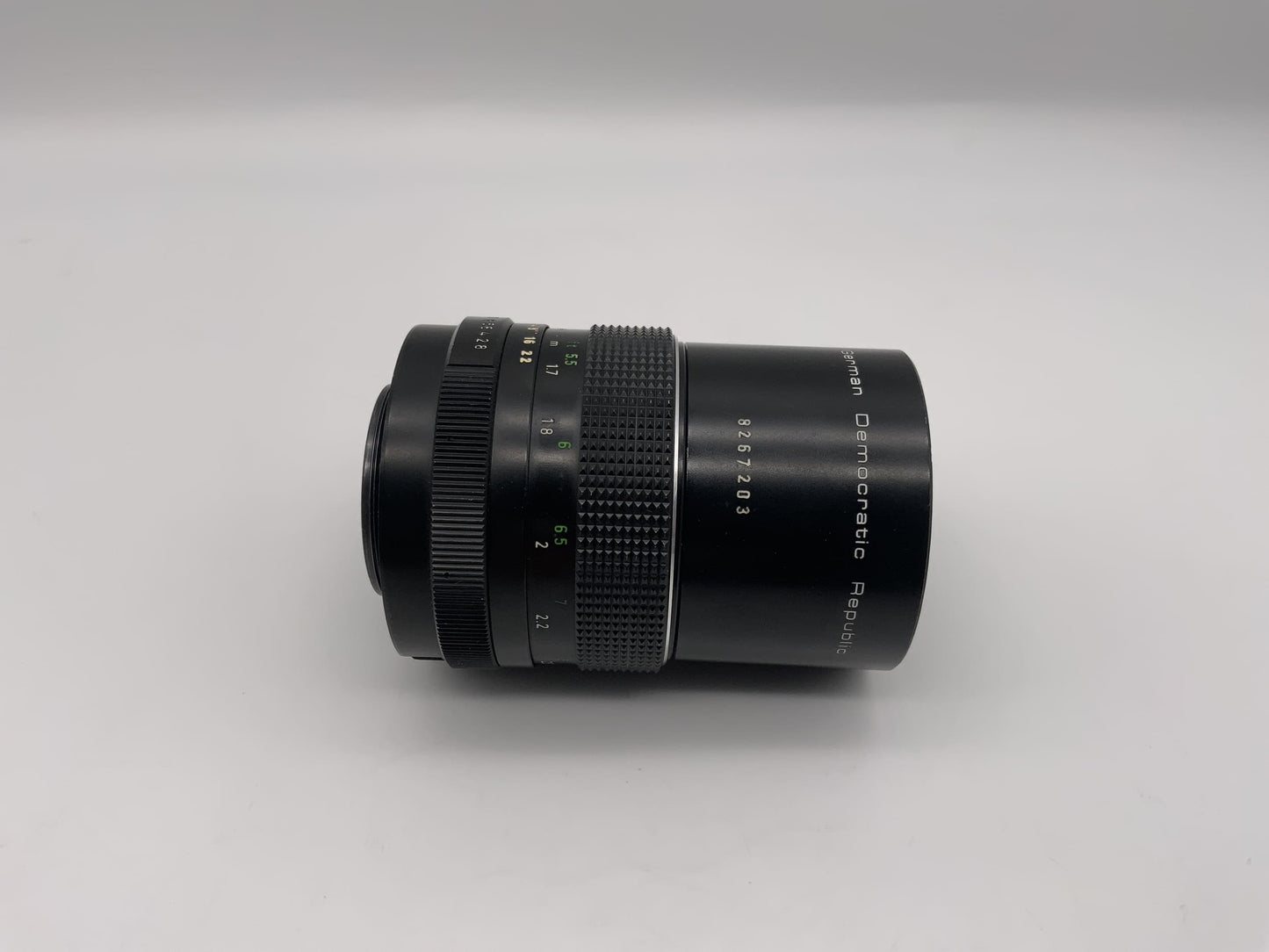 Pentacon 135mm 1:2.8 Lens Multi Coating Camera Lens (M42)