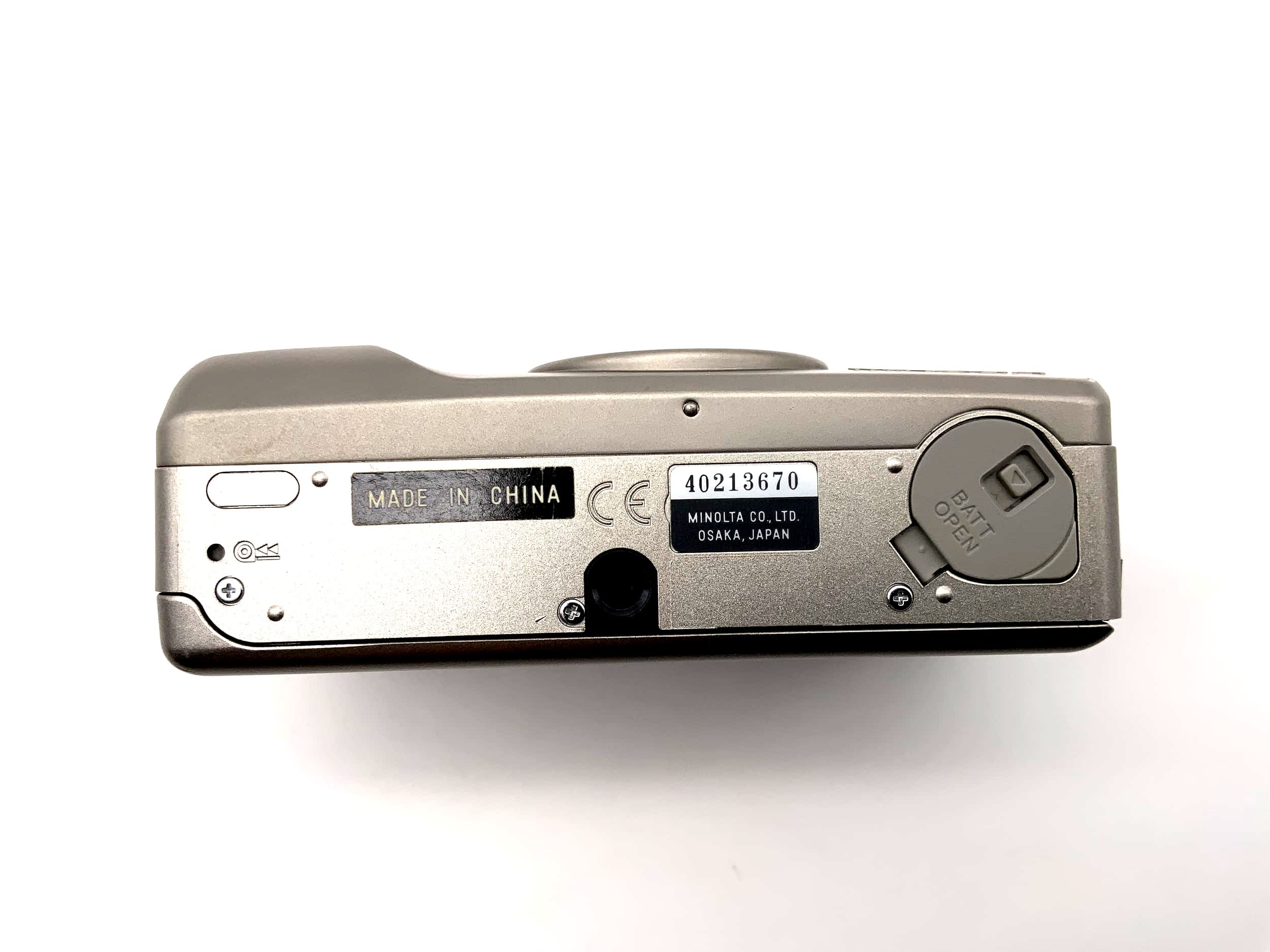 Minolta Riva Zoom 115 compact camera Point&amp;Shoot Camera 35mm