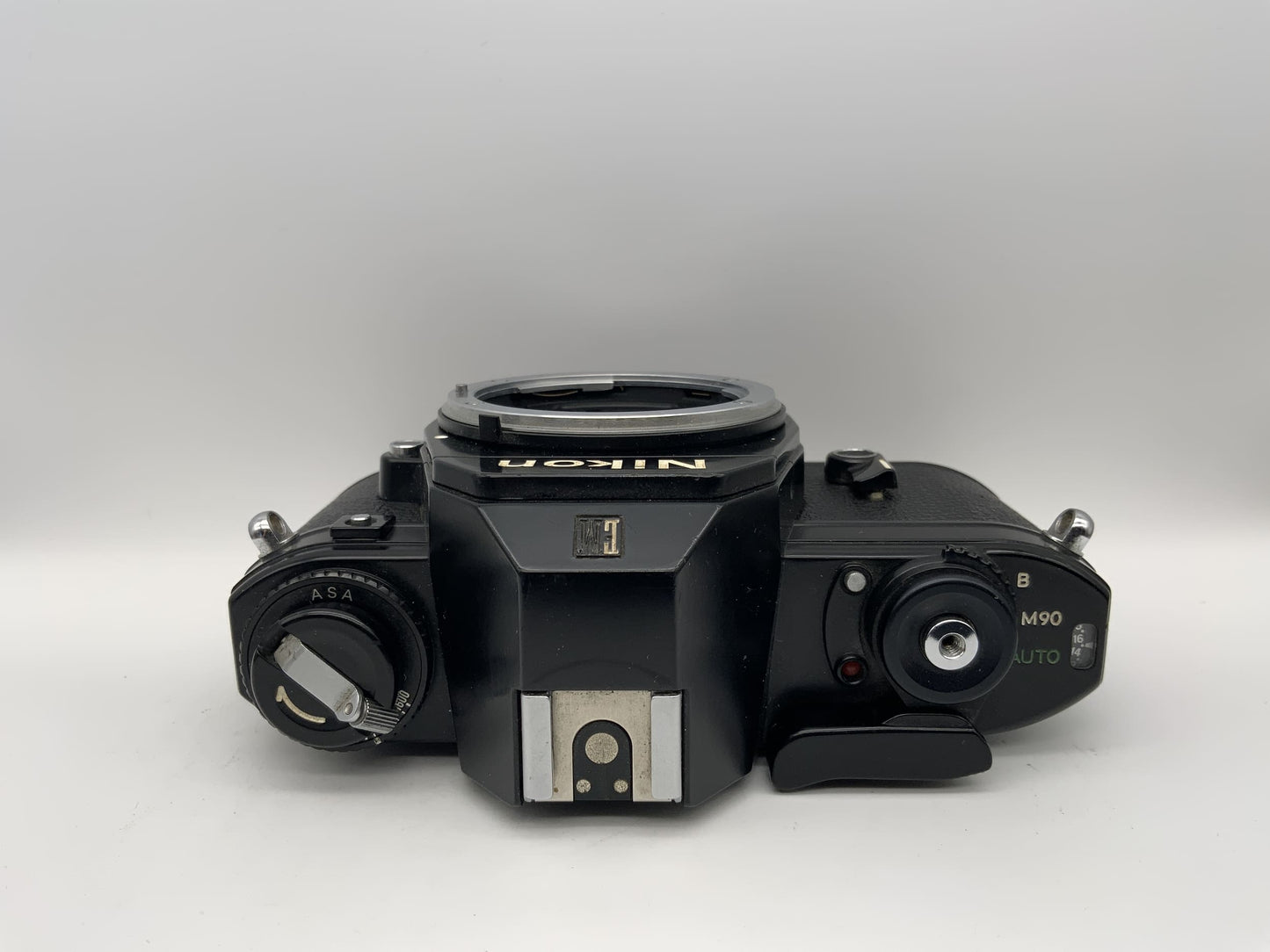 Nikon EM 35mm Spiegelreflexkamera SLR  Kamera Body Gehäuse (Nikon F)