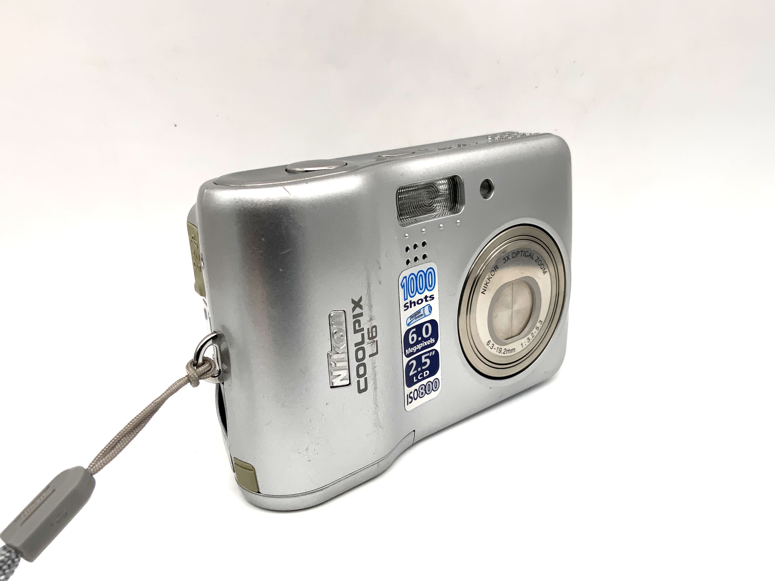 Nikon Coolpix L6 Digitale Kompaktkamera mit Nikkor 6.3-19.2mm 1:3.2-5.3