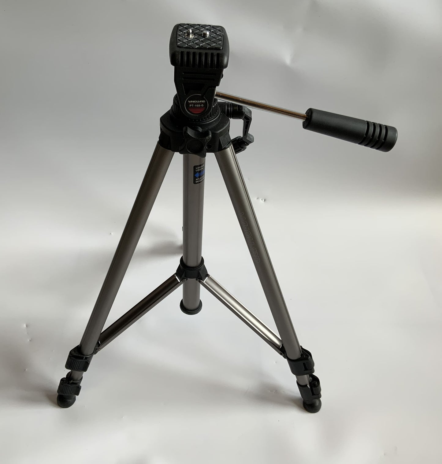 Vanguard PT-168-G Stativ Tripod 3-Bein Fotostativ Kamerastativ