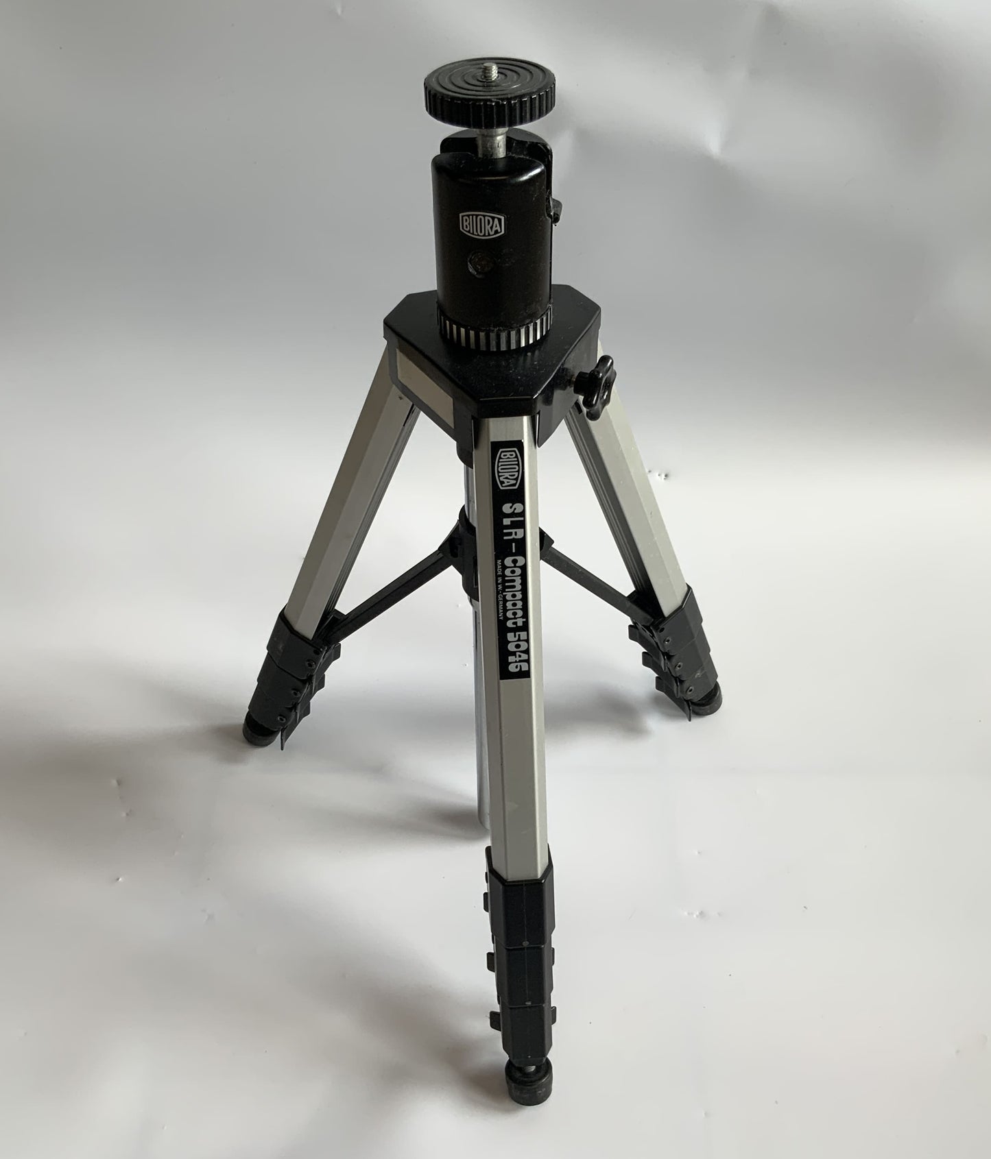 Bilora SLR Compact 5046 Stativ Tripod 3-Bein Fotostativ Kamerastativ