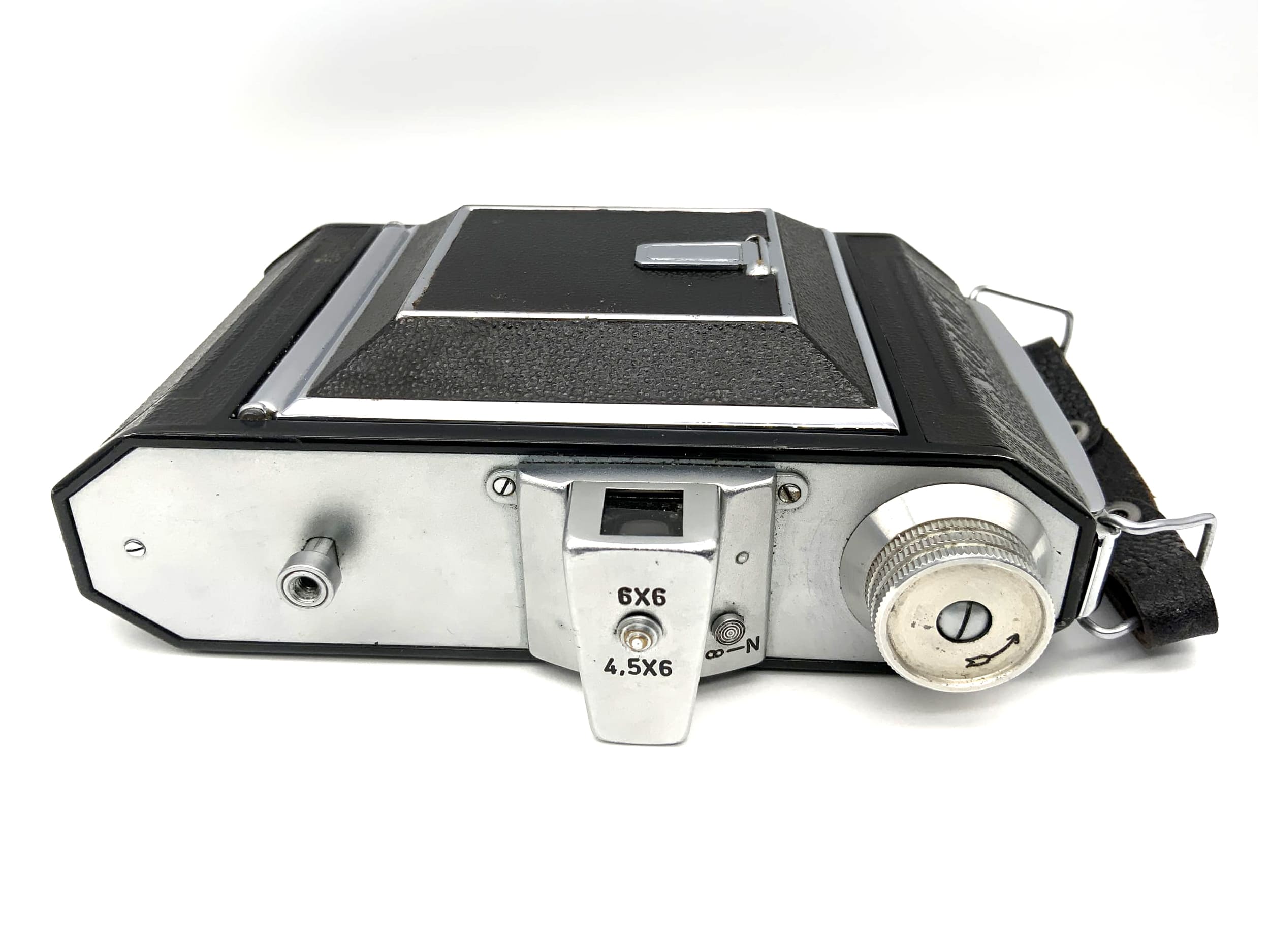 Welta Weltax folding camera with Meyer Optik Trioplan 1:3.5 75mm red V Junior