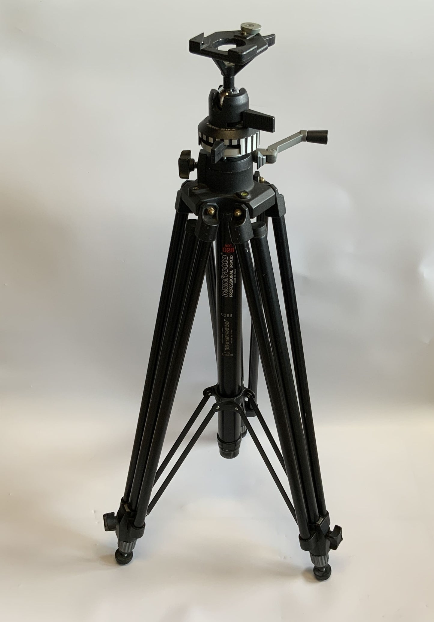 Manfrotto 028B Stativ Tripod 3-Bein Fotostativ Kamerastativ Serial 028B/BK11