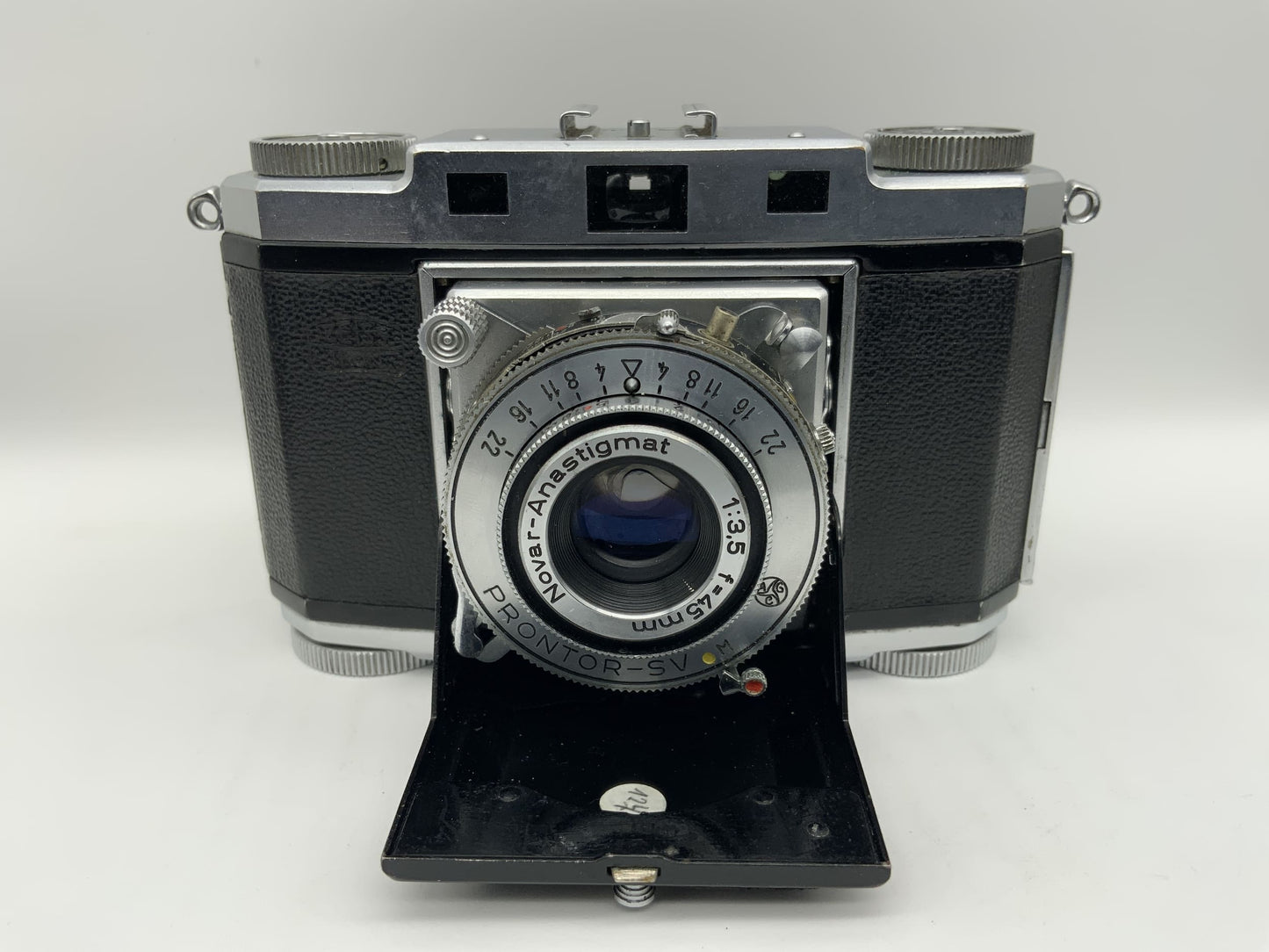 Zeiss Ikon Contina Klappkamera mit Novar-Anastigmat 1:3.5 45mm Prontor -SV