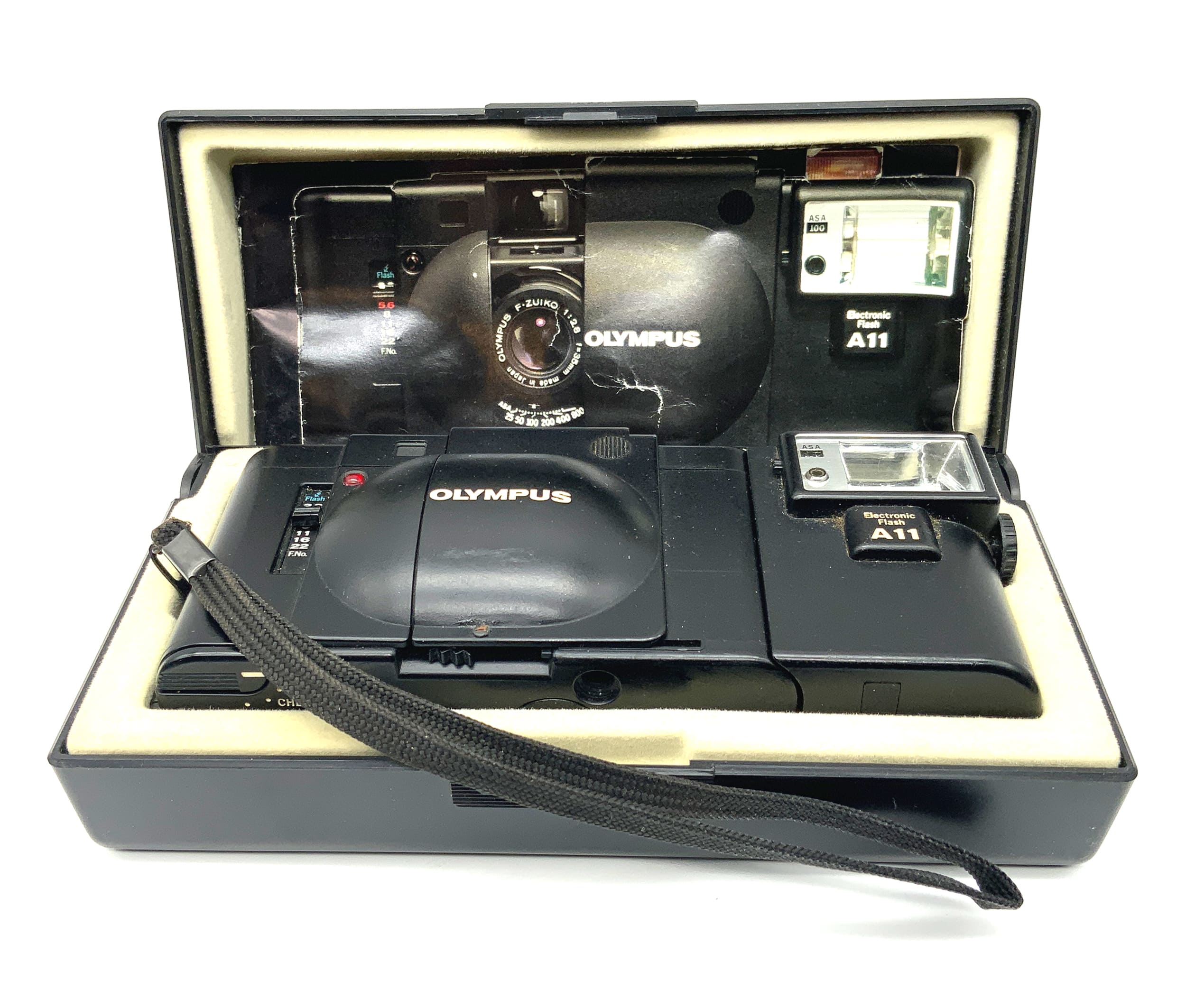 Olympus XA mit Blitz A11 Point&Shoot mit F.Zuiko 35mm 1:2.8 in OVP Analogkamera
