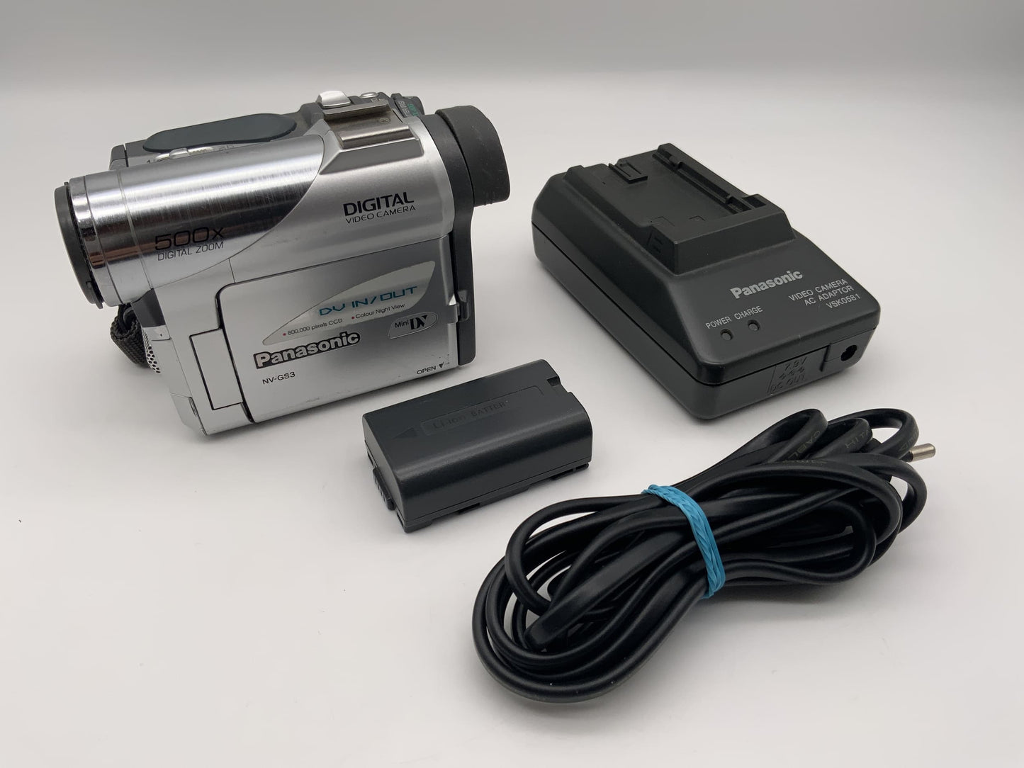 Panasonic NV-GS3 NV-GS3EG Camcorder Videokamera mit Akku