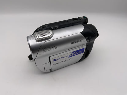 Caméscope Sony Handycam DCR-DVD106E avec batterie