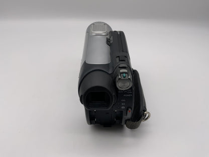 Caméscope Sony Handycam DCR-DVD106E avec batterie