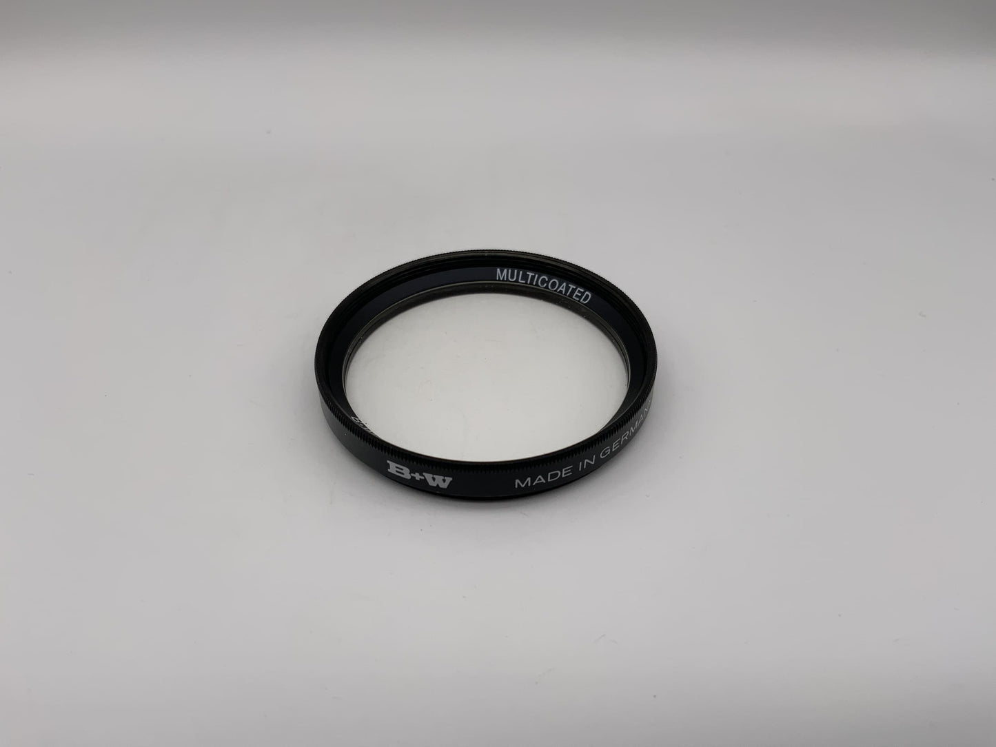 B+W 010 1x MC Multi coated Filter 46mm Kreisförmig Filtergewinde M46