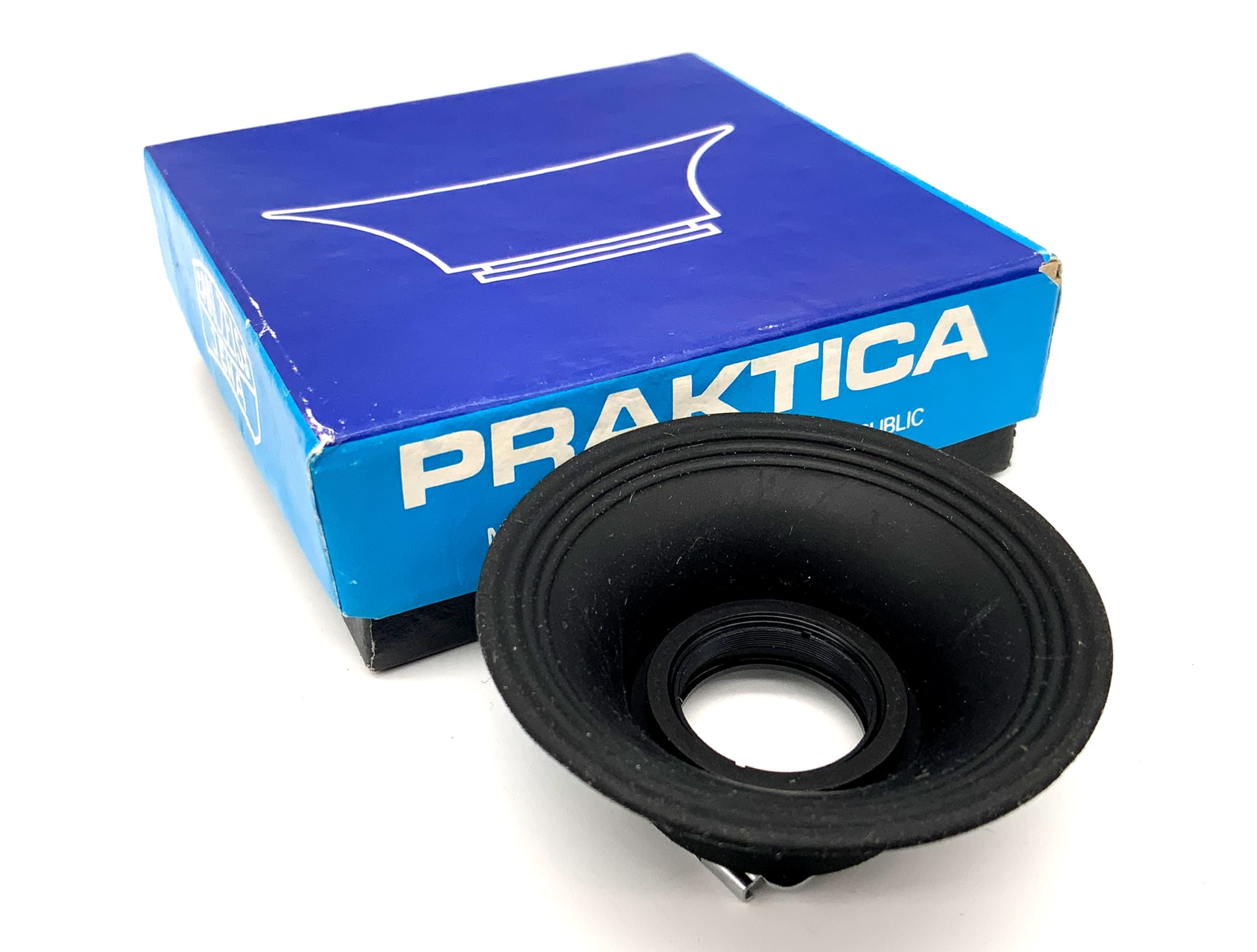 Pentacon 961/318 eyecup for Exa / Praktica EyeCup eyepiece viewfinder in original packaging