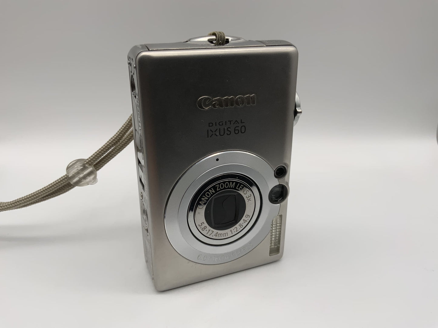 Canon IXUS 60 Digitalkamera mit Zoom Lens 5.8-17.4mm 1:2.8-4.9 6.0 Mega Pixels