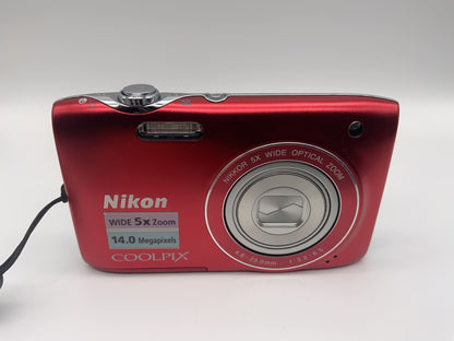 Nikon Coolpix S3100 mit Nikkor 5x Wide Optical Zoom 4.6-23.0mm 1:3.2-6.5 14 MP