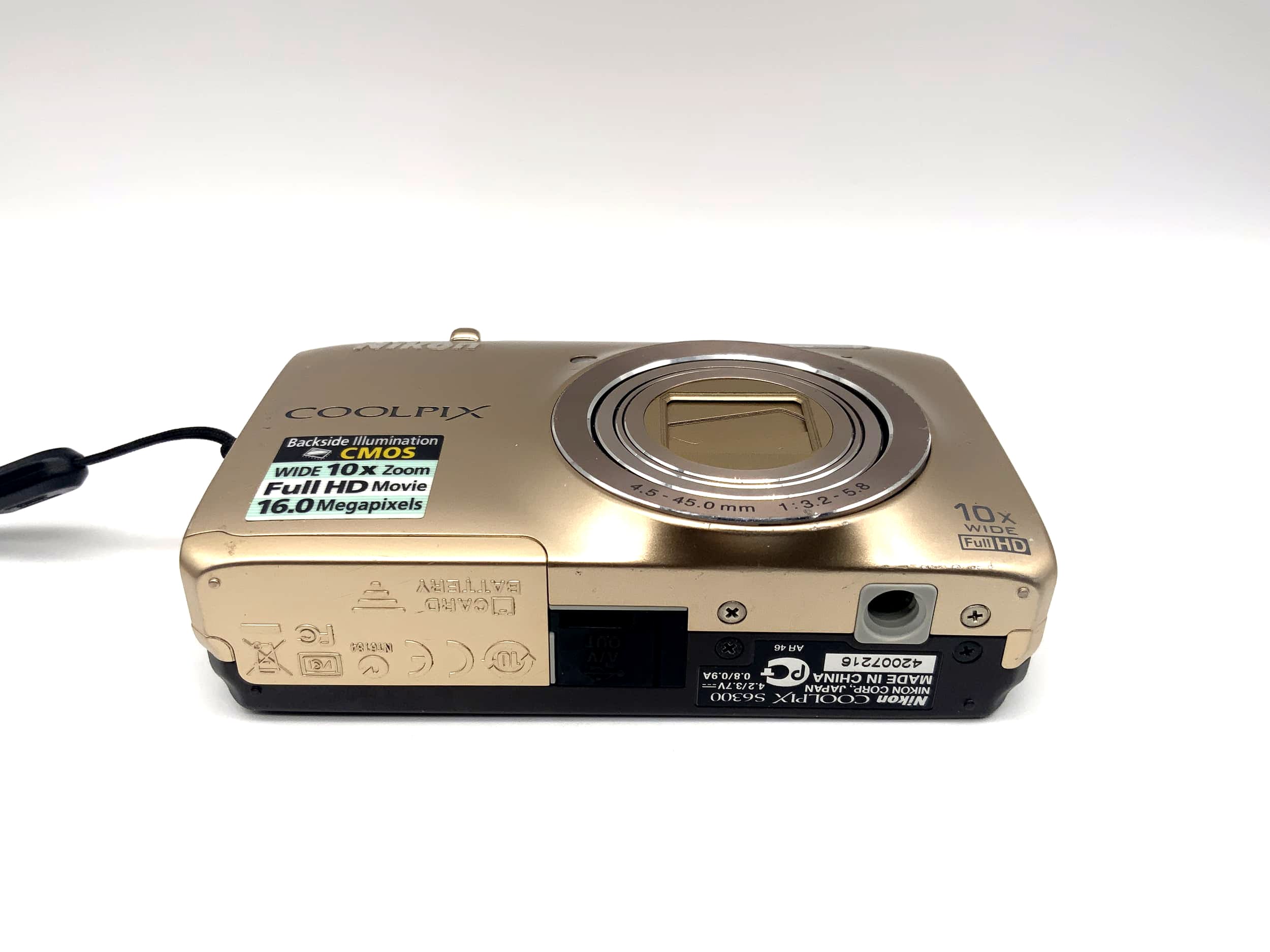 Nikon Coolpix S6300 avec objectif Nikkor 10x grand angle ED VR 4,5-45,0 mm 1:3,2-5,8 16,0 MP