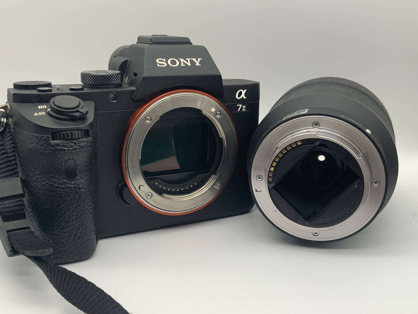 Sony Alpha 7 II mit FE 3.5-5.6/28-70 oss 24,3 Mega Pixels Digitalkamera System