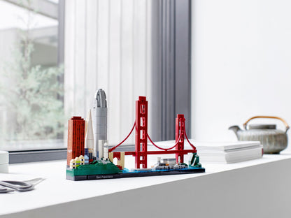 LEGO  Architecture 21043 San Francisco